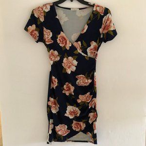 Heart & Hips Floral Dress Size Medium